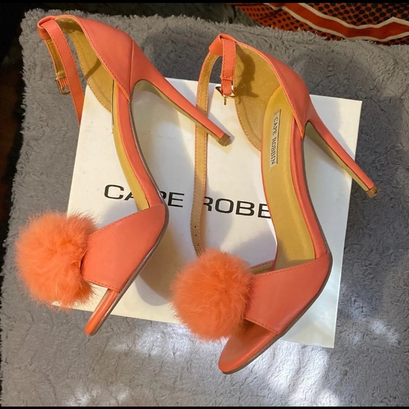 Woman heels - Picture 2 of 7